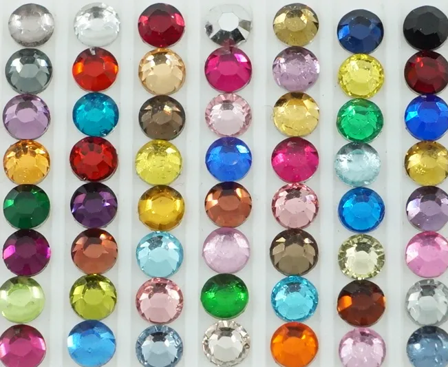 Pictures with round rhinestones