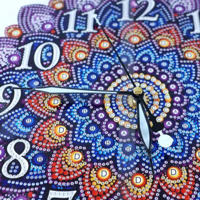 Diamond Painting Wanduhr auf Holz, 29cm