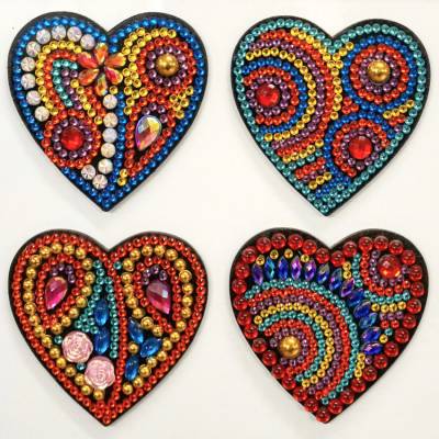 Set, bestehend aus 4 Magneten, Motiv Herzen, Painting-Set komplett mit Strass Steinchen