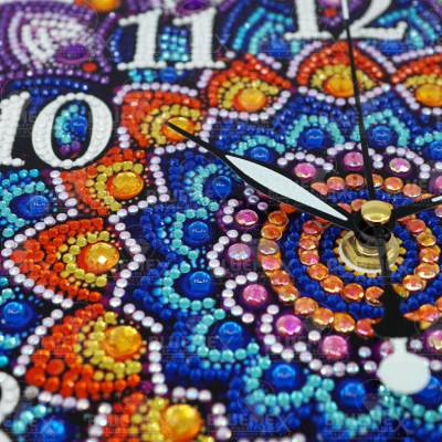 Preview: Diamond Painting Wanduhr auf Holz, 29cm