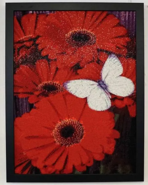 Diamond Painting Bild, Gerbera mit Schmetterling, 45x60cm, 45 Farben, eckige Steine, Vollbild