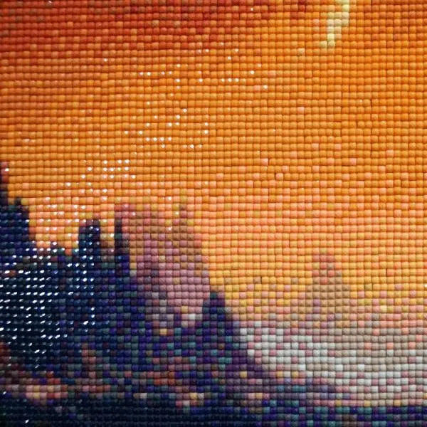 Karen Landsmann, Der Lichtstrahl, 30x149cm, 76 Farben, eckige Steine, Vollbild