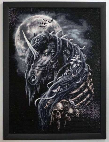 Sarah Richter, Dark Unicorn, 60x80cm, 30 Farben, runde Steine, Vollbild