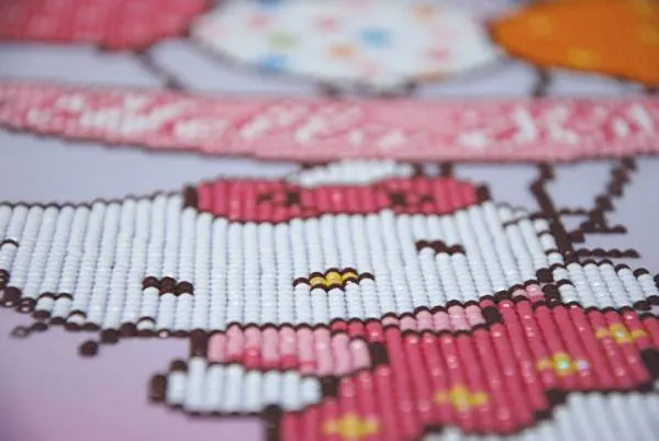 Diamond Painting Bild, Hello Kitty with balloons, 37x44cm, 9 Farben incl.2 AB, runde Steine, Teilbild