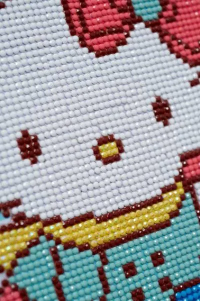 Diamond Painting Bild, Hello Kitty in the snow, 22x22cm, 6 Farben incl.1 AB, runde Steine, Teilbild