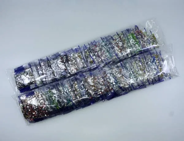 Set, eckige Steine, alle Strass - Steine von 17 - 3863, je eine Tüte
