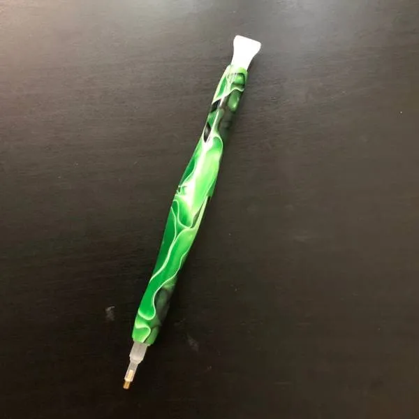 Stift für Diamond Painting, dunkelgrün, Acryl, handgedreht mit Mehrfachaufsätzen, Wachs notwendig
