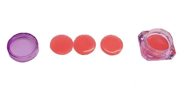 3 Wachs Plättchen, 2cm, rund mit Dose in Diamantform