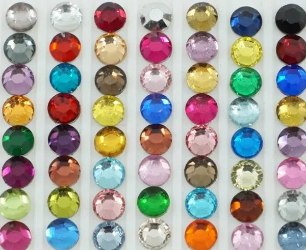 Beispiel unterschiedliche Farben von Strass-Steinen