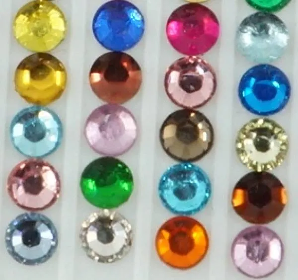 Beispielansicht, runde Strass-Steine in verschiedenen Farben. 