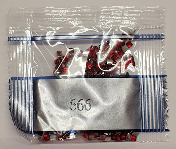 Strass-Stein eckig, (rhinestone), 666, Red Bright, 500 Stück