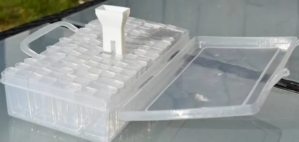 Trichter für 64er Sortierbox, weiß, zum leichteren Einfüllen der Steine