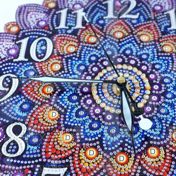 Diamond Painting Wanduhr auf Holz, 29cm